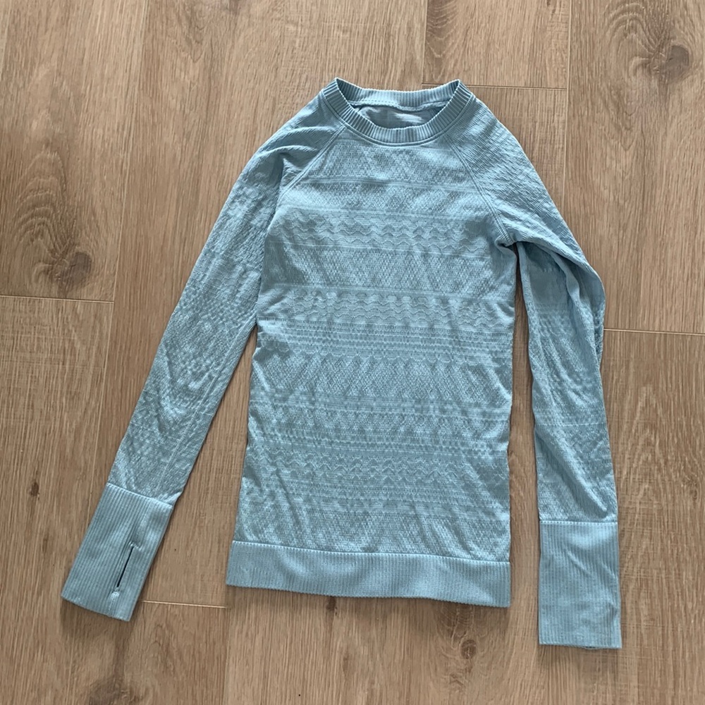 Lululemon Run: Swiftly Tech Long Sleeve
Heathered Blue Moon color
